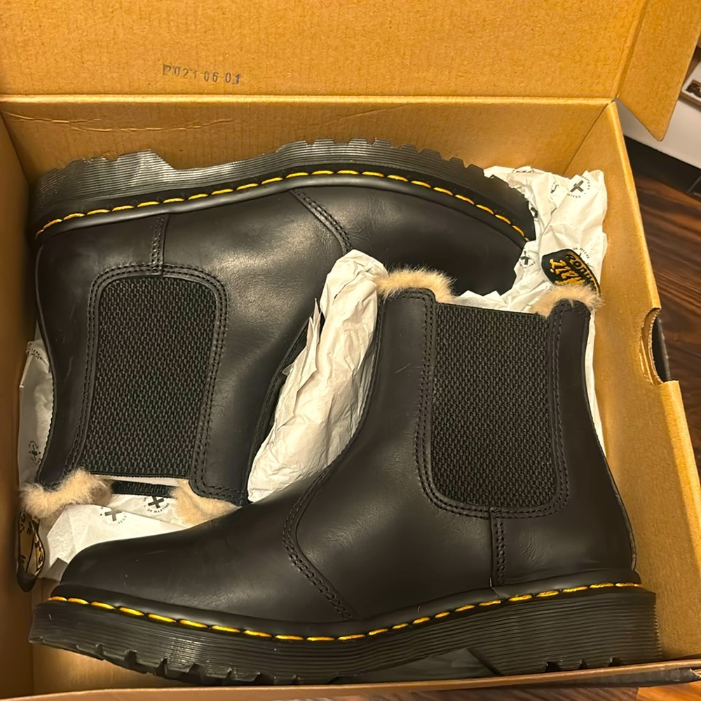 BRAND NEW Dr. Martens Airwair with fur inside